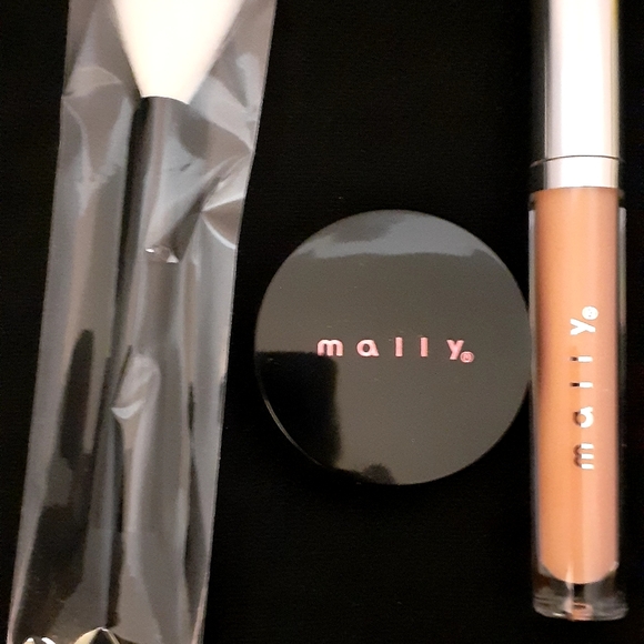 Mally Beauty - Picture 2 of 7